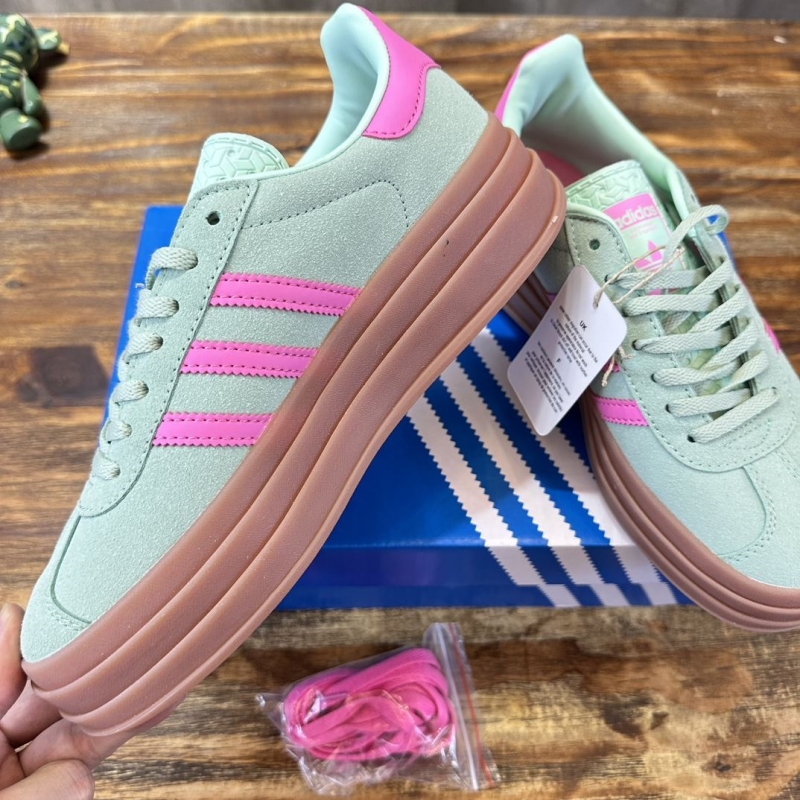 Adidas Sneakers